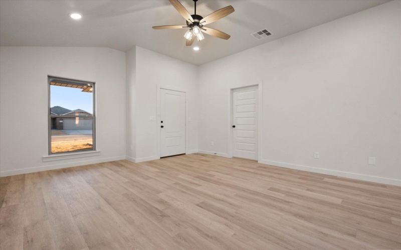 3010 139th Street, Lubbock, TX 79423, 3 Habitaciones Habitaciones , ,2 BañosBaños,Residential,En Venta,3010 139th Street,0,202562564