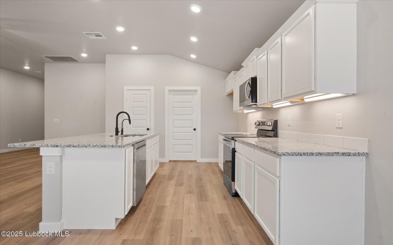 6005 Volney Avenue, Lubbock, TX 79407, 3 Bedrooms Bedrooms, ,2 BathroomsBathrooms,Residential,For Sale,6005 Volney Avenue,0,202562570