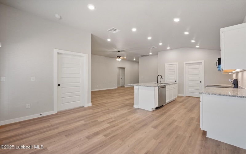 6005 Volney Avenue, Lubbock, TX 79407, 3 Bedrooms Bedrooms, ,2 BathroomsBathrooms,Residential,For Sale,6005 Volney Avenue,0,202562570