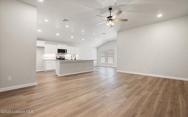 6005 Volney Avenue, Lubbock, TX 79407, 3 Bedrooms Bedrooms, ,2 BathroomsBathrooms,Residential,For Sale,6005 Volney Avenue,0,202562570