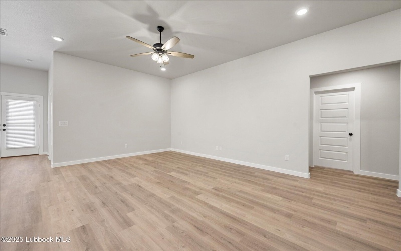 6005 Volney Avenue, Lubbock, TX 79407, 3 Bedrooms Bedrooms, ,2 BathroomsBathrooms,Residential,For Sale,6005 Volney Avenue,0,202562570