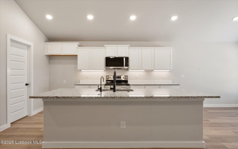 6005 Volney Avenue, Lubbock, TX 79407, 3 Bedrooms Bedrooms, ,2 BathroomsBathrooms,Residential,For Sale,6005 Volney Avenue,0,202562570