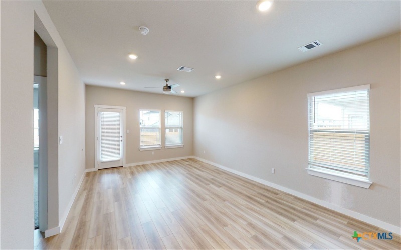 106 Louisa Drive, Killeen, TX 76549, 3 Habitaciones Habitaciones , ,2 BañosBaños,Residential,En Venta,106 Louisa Drive,0,592740