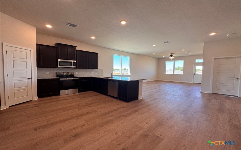 310 University Avenue, Troy, TX 76579, 4 Bedrooms Bedrooms, ,3 BathroomsBathrooms,Residential,For Sale,310 University Avenue,0,596942