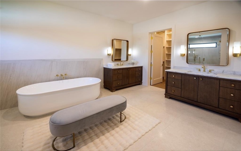 2618 Pointe Court, Colleyville, TX 76034, 4 Bedrooms Bedrooms, ,5 BathroomsBathrooms,Residential,For Sale,2618 Pointe Court,0,20866793