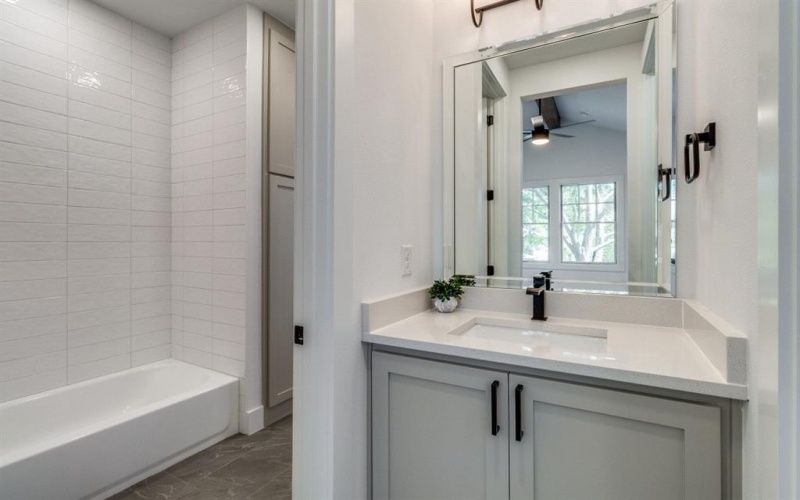 6035 Velasco Avenue, Dallas, TX 75206, 4 Habitaciones Habitaciones , ,5 BañosBaños,Residential,En Venta,6035 Velasco Avenue,0,21102386