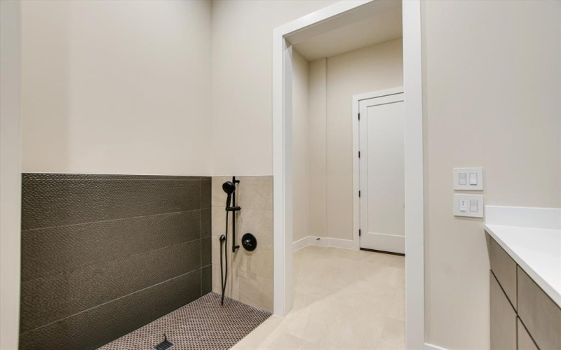 109 Island Court, Horseshoe Bay, TX 78657, 4 Bedrooms Bedrooms, ,5 BathroomsBathrooms,Residential,For Sale,109 Island Court,0,21102441