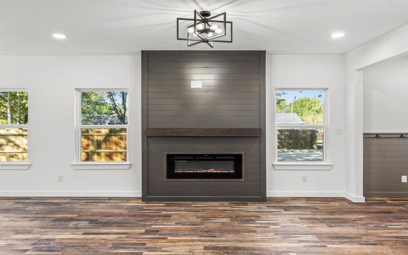 1207 Florence Street, McKinney, TX 75069, 3 Bedrooms Bedrooms, ,3 BathroomsBathrooms,Residential,For Sale,1207 Florence Street,0,21102461