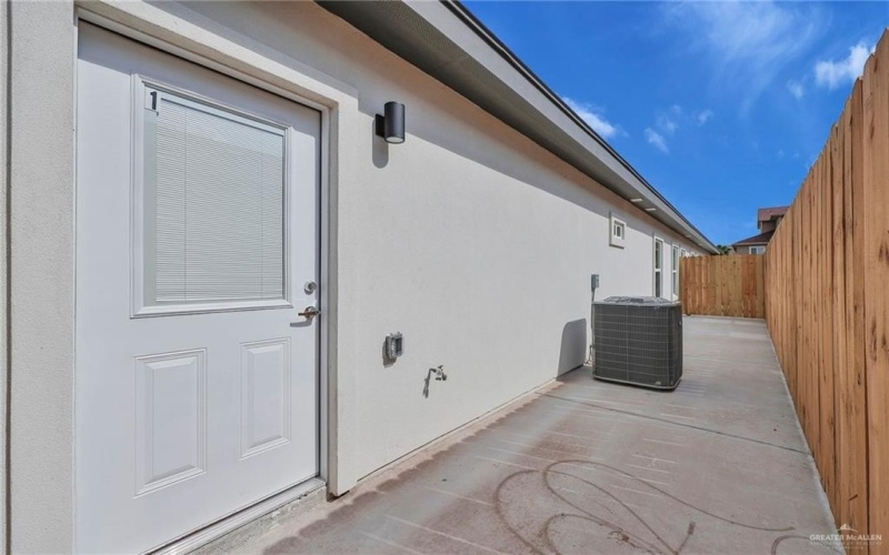 1708 W Violet Drive, Pharr, TX 78577, ,Residential Multi Family,For Sale,1708 W Violet Drive,470425