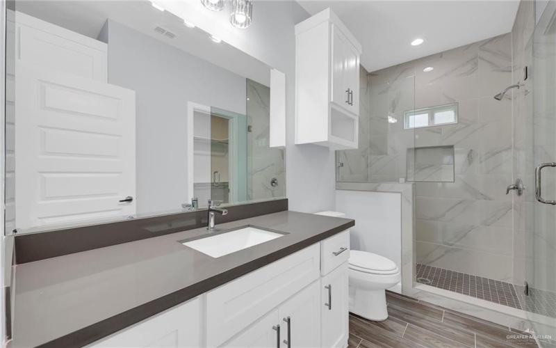 1708 W Violet Drive, Pharr, TX 78577, ,Residential Multi Family,For Sale,1708 W Violet Drive,470425