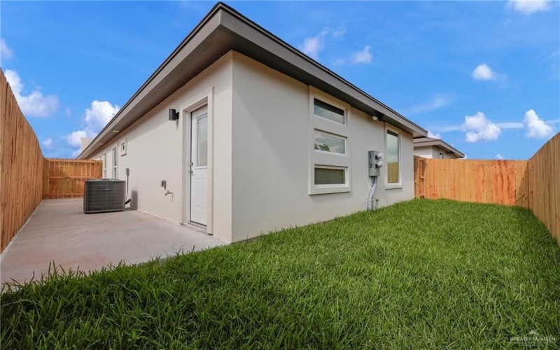1708 W Violet Drive, Pharr, TX 78577, ,Residential Multi Family,For Sale,1708 W Violet Drive,470425