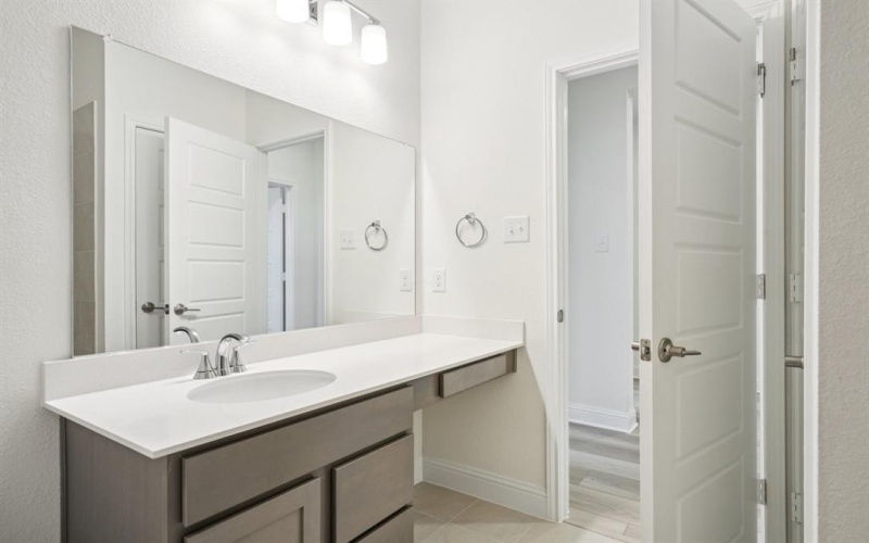 2724 Goldfinch Drive, Denton, TX 76205, 4 Habitaciones Habitaciones , ,2 BañosBaños,Residential,En Venta,2724 Goldfinch Drive,0,21102679