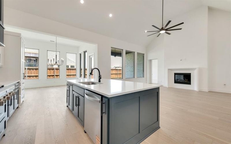 814 Montrose Drive, Rockwall, TX 75087, 4 Bedrooms Bedrooms, ,5 BathroomsBathrooms,Residential,For Sale,814 Montrose Drive,0,21103003