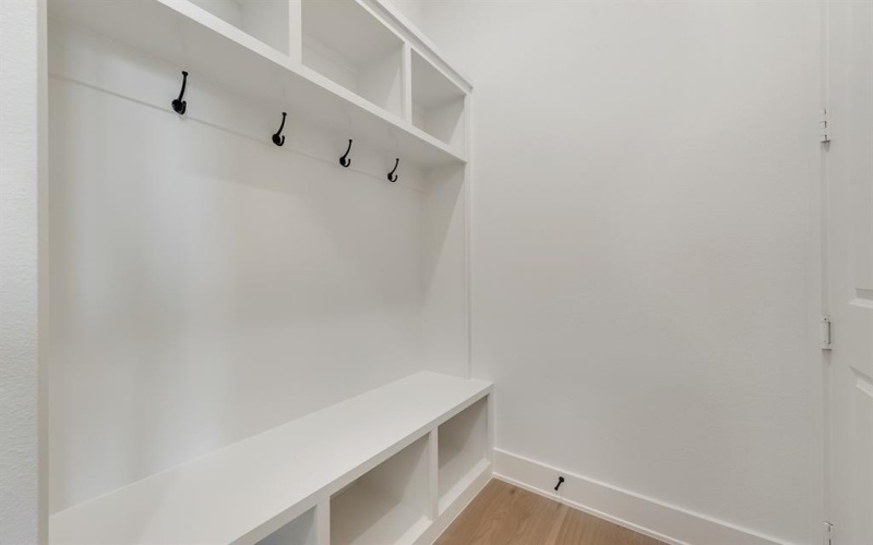 814 Montrose Drive, Rockwall, TX 75087, 4 Bedrooms Bedrooms, ,5 BathroomsBathrooms,Residential,For Sale,814 Montrose Drive,0,21103003