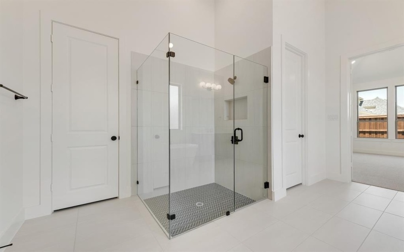 814 Montrose Drive, Rockwall, TX 75087, 4 Bedrooms Bedrooms, ,5 BathroomsBathrooms,Residential,For Sale,814 Montrose Drive,0,21103003