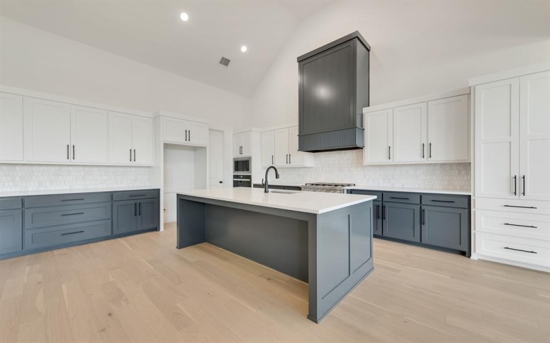 814 Montrose Drive, Rockwall, TX 75087, 4 Bedrooms Bedrooms, ,5 BathroomsBathrooms,Residential,For Sale,814 Montrose Drive,0,21103003