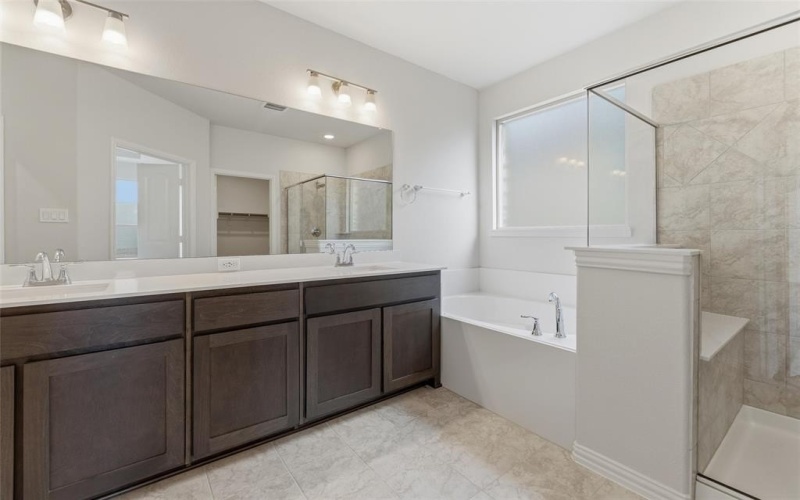 3520 Columbus Street, Gainesville, TX 76240, 3 Habitaciones Habitaciones , ,2 BañosBaños,Residential,En Venta,3520 Columbus Street,0,21103170