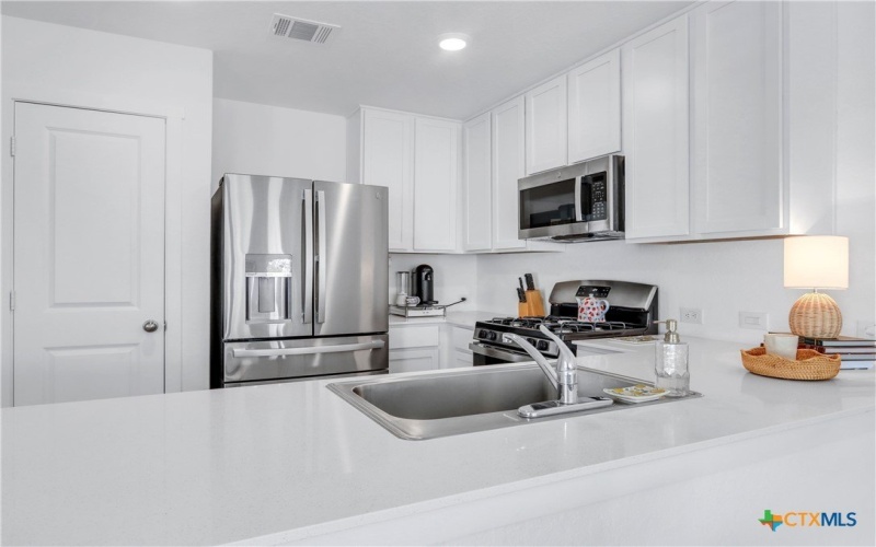 3230 Mound Ridge, New Braunfels, TX 78130, 3 Habitaciones Habitaciones , ,2 BañosBaños,Residential,En Venta,3230 Mound Ridge,0,596848