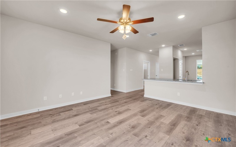 406 University Avenue, Troy, TX 76579, 3 Bedrooms Bedrooms, ,2 BathroomsBathrooms,Residential,For Sale,406 University Avenue,0,596963