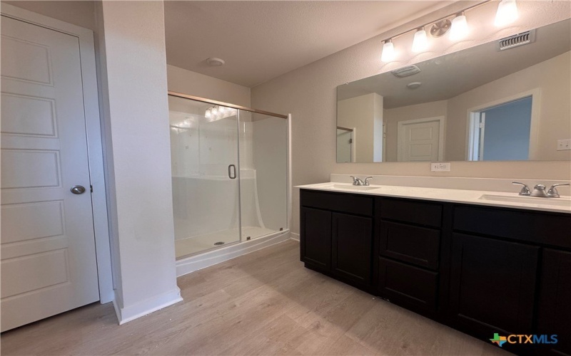 414 University Avenue, Troy, TX 76579, 3 Bedrooms Bedrooms, ,2 BathroomsBathrooms,Residential,For Sale,414 University Avenue,0,596972