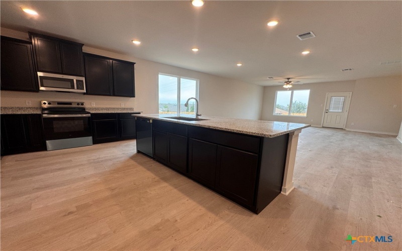 414 University Avenue, Troy, TX 76579, 3 Bedrooms Bedrooms, ,2 BathroomsBathrooms,Residential,For Sale,414 University Avenue,0,596972