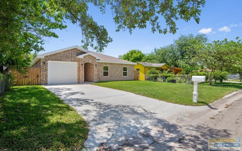 1309 Monroe, Harlingen, TX 78550, 3 Bedrooms Bedrooms, ,2 BathroomsBathrooms,Residential,For Sale,1309 Monroe,0,104032