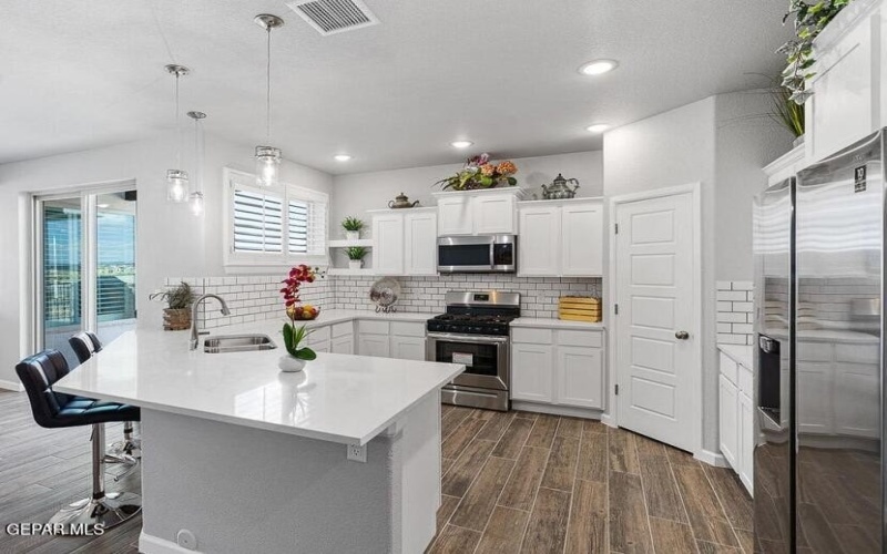 2500 Sammy Cervantes Street, El Paso, TX 79938, 3 Habitaciones Habitaciones , ,3 BañosBaños,Residential,En Venta,2500 Sammy Cervantes Street,0,913441