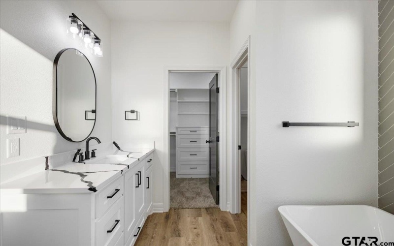 11918 Tara Ln, Lindale, TX 75771, 4 Bedrooms Bedrooms, ,2 BathroomsBathrooms,Residential,For Sale,11918 Tara Ln,0,25016138