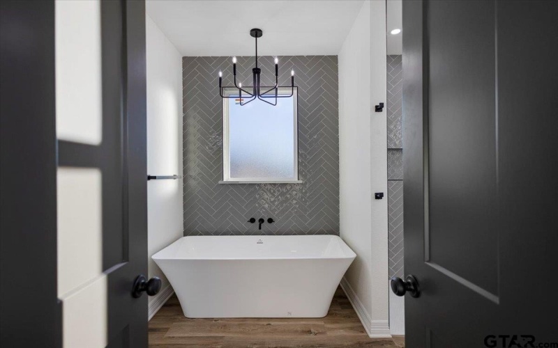 11918 Tara Ln, Lindale, TX 75771, 4 Bedrooms Bedrooms, ,2 BathroomsBathrooms,Residential,For Sale,11918 Tara Ln,0,25016138