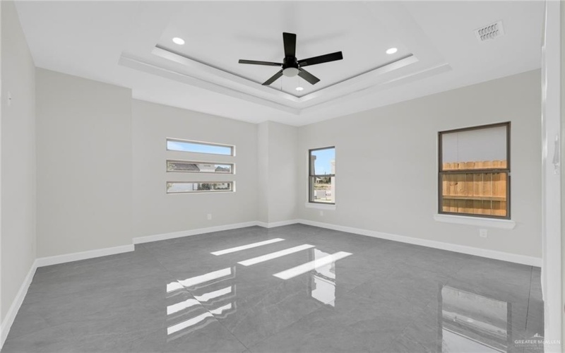 1012 N Buxton Avenue, Edinburg, TX 78541, 4 Habitaciones Habitaciones , ,3 BañosBaños,Residential,En Venta,1012 N Buxton Avenue,470460