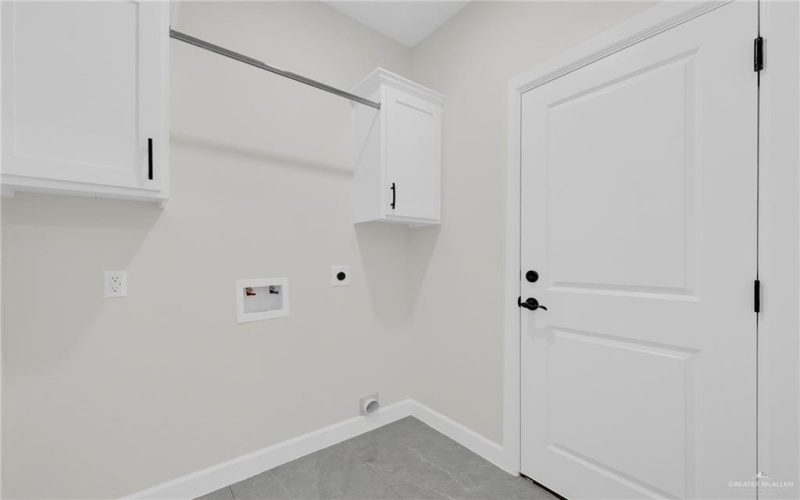 1012 N Buxton Avenue, Edinburg, TX 78541, 4 Habitaciones Habitaciones , ,3 BañosBaños,Residential,En Venta,1012 N Buxton Avenue,470460