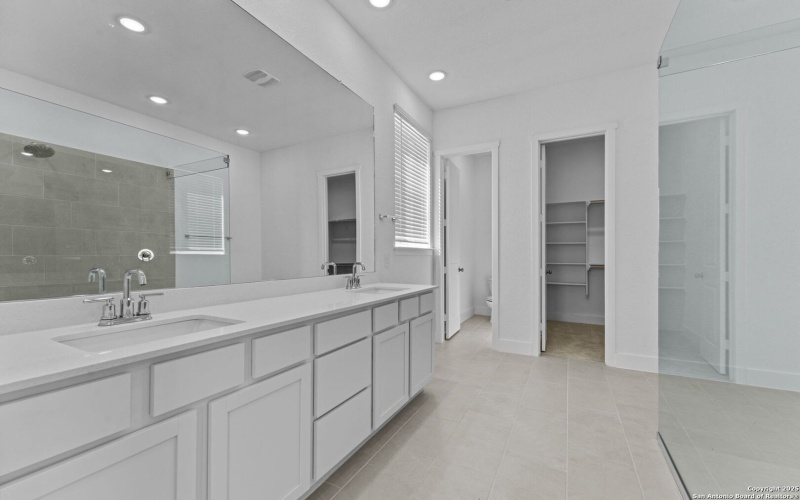 5496 Paschal Park, New Braunfels, TX 78132, 5 Bedrooms Bedrooms, ,5 BathroomsBathrooms,Residential,For Sale,5496 Paschal Park,0,1920413