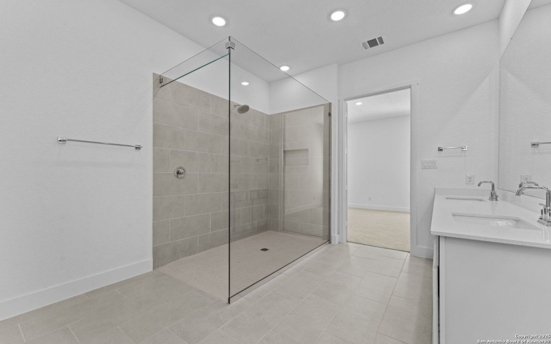 5496 Paschal Park, New Braunfels, TX 78132, 5 Bedrooms Bedrooms, ,5 BathroomsBathrooms,Residential,For Sale,5496 Paschal Park,0,1920413