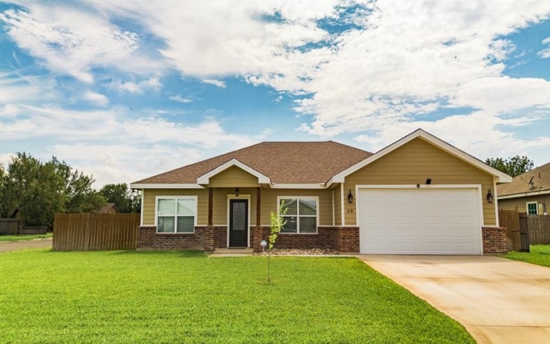 68 Sunday Ct, Uvalde, TX 78801, 3 Habitaciones Habitaciones , ,2 BañosBaños,Residential,En Venta,68 Sunday Ct,0,81829