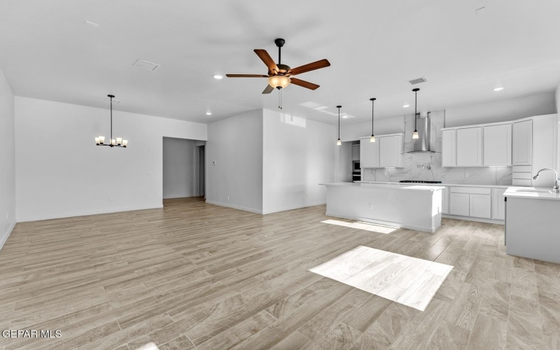 12984 Tatenhill Drive, El Paso, TX 79928, 4 Habitaciones Habitaciones , ,3 BañosBaños,Residential,En Venta,12984 Tatenhill Drive,0,933170