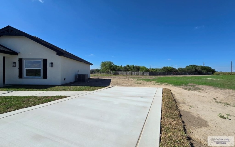 33210 CARDINAL CT., LOS FRESNOS, TX 78566, 3 Habitaciones Habitaciones , ,2 BañosBaños,Residential,En Venta,33210 CARDINAL CT.,0,29767238