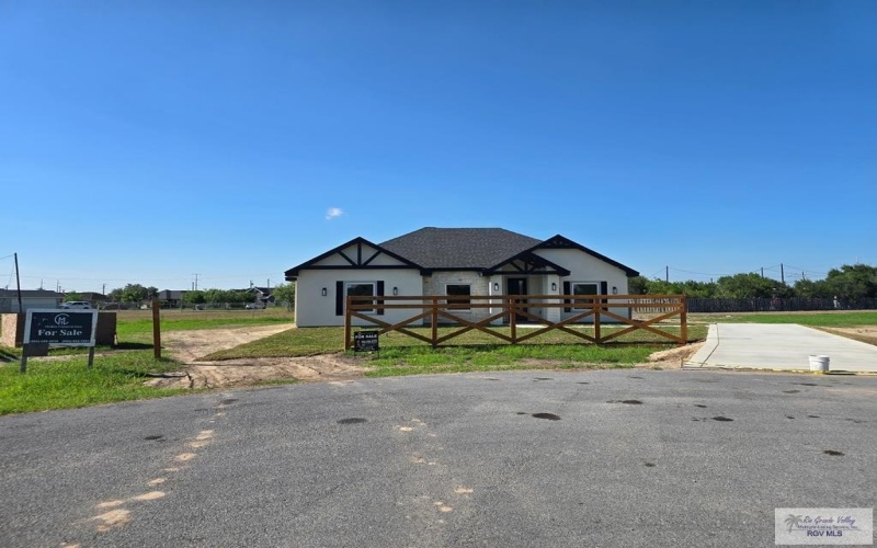 33210 CARDINAL CT., LOS FRESNOS, TX 78566, 3 Habitaciones Habitaciones , ,2 BañosBaños,Residential,En Venta,33210 CARDINAL CT.,0,29767238