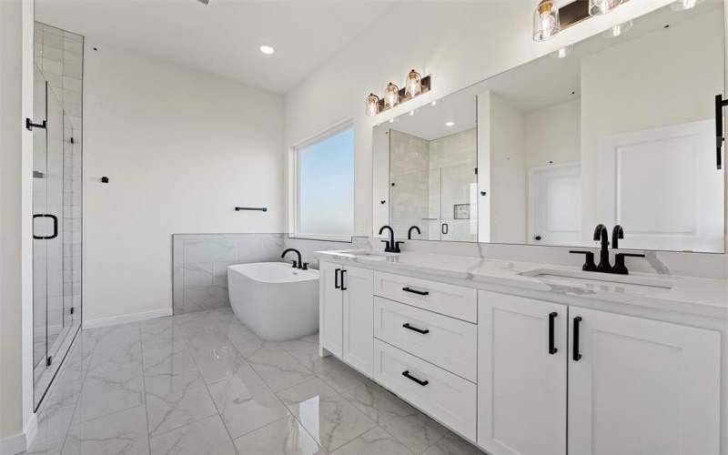 916 Morgan Street, Hewitt, TX 76643, 5 Bedrooms Bedrooms, ,3 BathroomsBathrooms,Residential,For Sale,916 Morgan Street,0,21102548