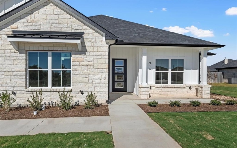 916 Morgan Street, Hewitt, TX 76643, 5 Bedrooms Bedrooms, ,3 BathroomsBathrooms,Residential,For Sale,916 Morgan Street,0,21102548