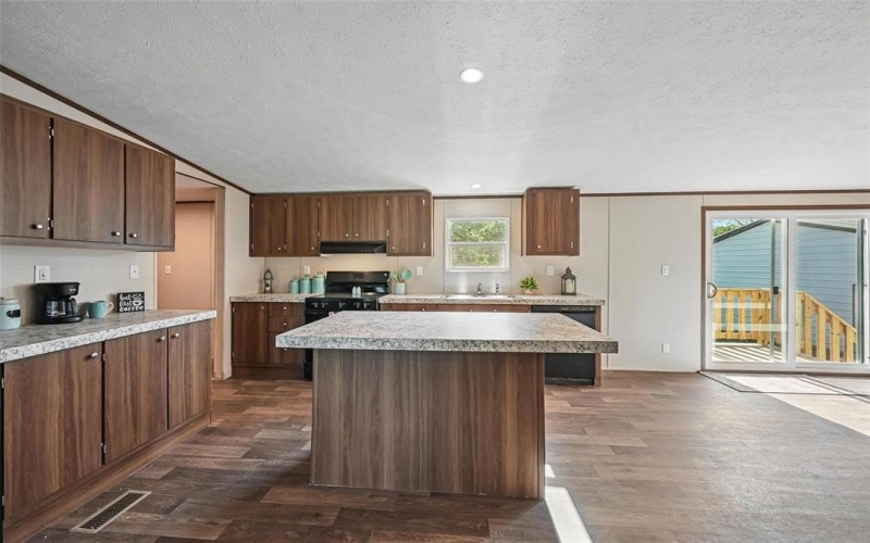 134 Overland Trail, Azle, TX 76020, 4 Habitaciones Habitaciones , ,2 BañosBaños,Residential,En Venta,134 Overland Trail,0,21103047