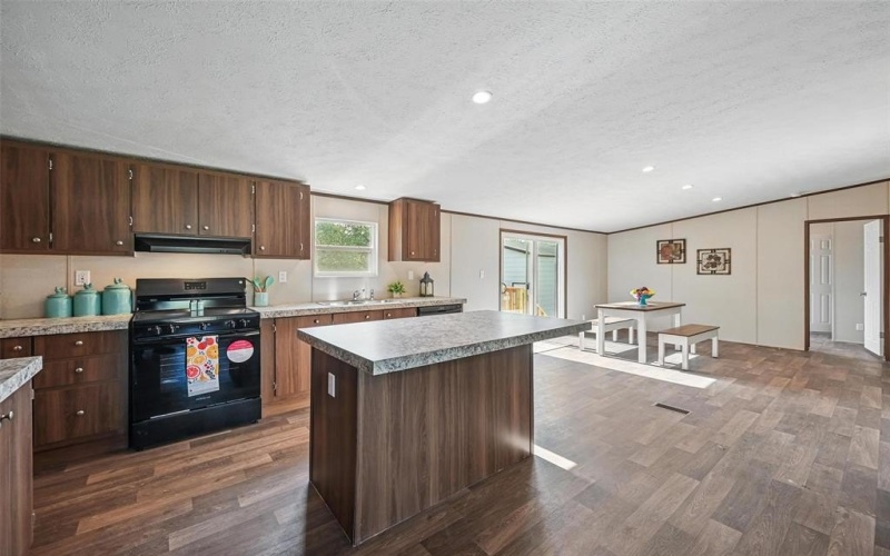 134 Overland Trail, Azle, TX 76020, 4 Habitaciones Habitaciones , ,2 BañosBaños,Residential,En Venta,134 Overland Trail,0,21103047