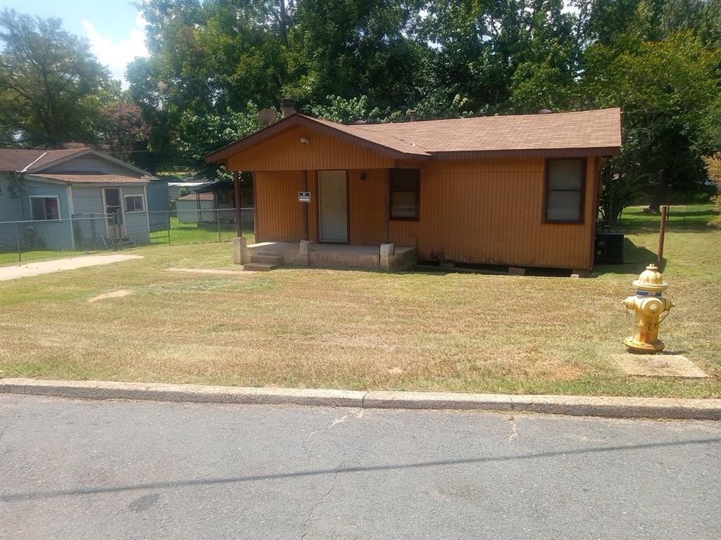 707 Moore Street, Minden, LA 71055, 3 Bedrooms Bedrooms, ,1 BathroomBathrooms,Residential,For Sale,707 Moore Street,0,21103221