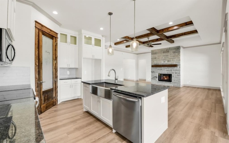 101 Prairie Winds Drive, Poolville, TX 76487, 5 Habitaciones Habitaciones , ,2 BañosBaños,Residential,En Venta,101 Prairie Winds Drive,0,21103775