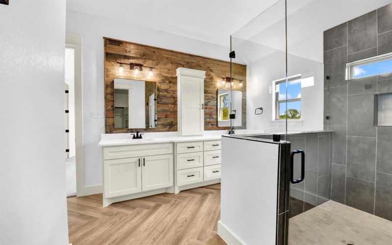 10016 Valley Oak Way, Springtown, TX 76082, 5 Habitaciones Habitaciones , ,2 BañosBaños,Residential,En Venta,10016 Valley Oak Way,0,21103782