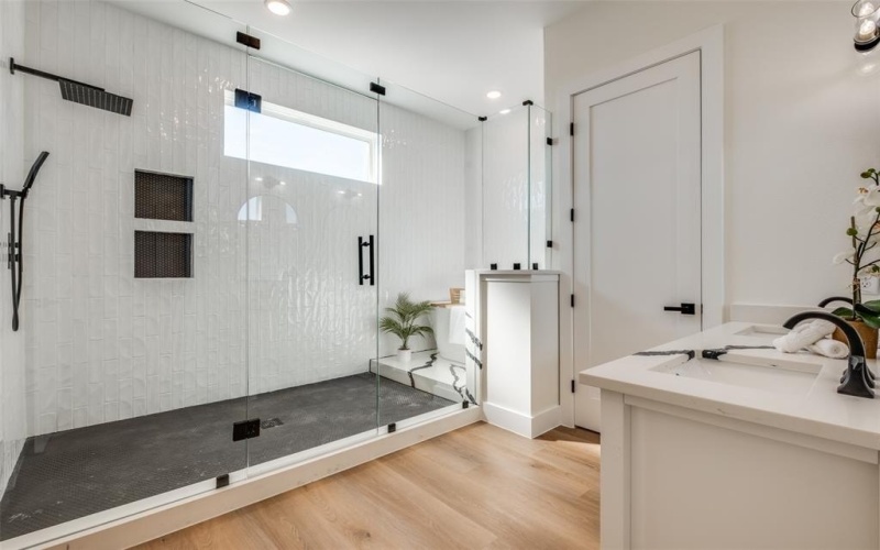 2415 Meyers Street, Dallas, TX 75215, 3 Habitaciones Habitaciones , ,2 BañosBaños,Residential,En Venta,2415 Meyers Street,0,21103829