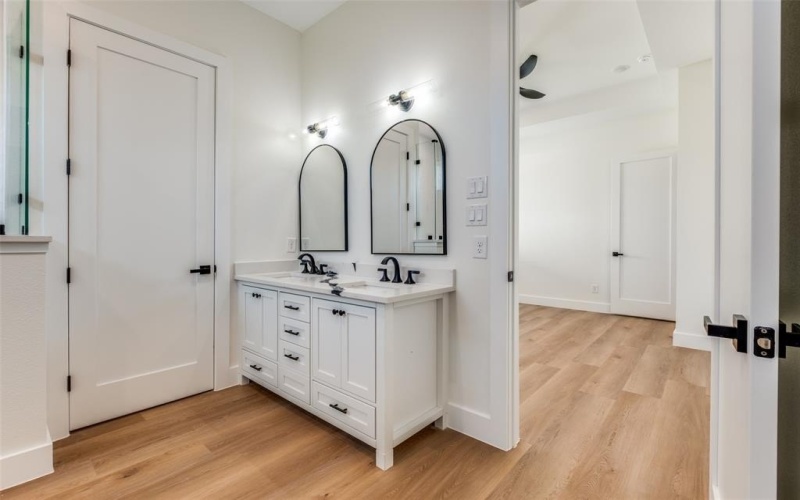 2415 Meyers Street, Dallas, TX 75215, 3 Habitaciones Habitaciones , ,2 BañosBaños,Residential,En Venta,2415 Meyers Street,0,21103829