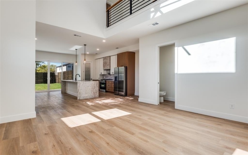 2415 Meyers Street, Dallas, TX 75215, 3 Habitaciones Habitaciones , ,2 BañosBaños,Residential,En Venta,2415 Meyers Street,0,21103829