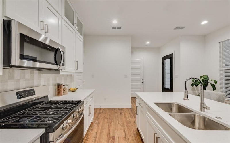 217 W Yarmouth Street, Dallas, TX 75208, 3 Habitaciones Habitaciones , ,2 BañosBaños,Residential,En Venta,217 W Yarmouth Street,0,21104185