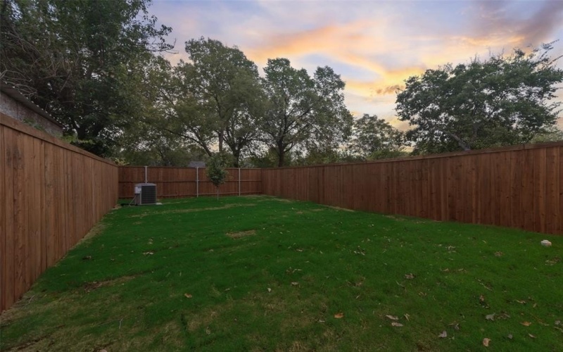 217 W Yarmouth Street, Dallas, TX 75208, 3 Habitaciones Habitaciones , ,2 BañosBaños,Residential,En Venta,217 W Yarmouth Street,0,21104185