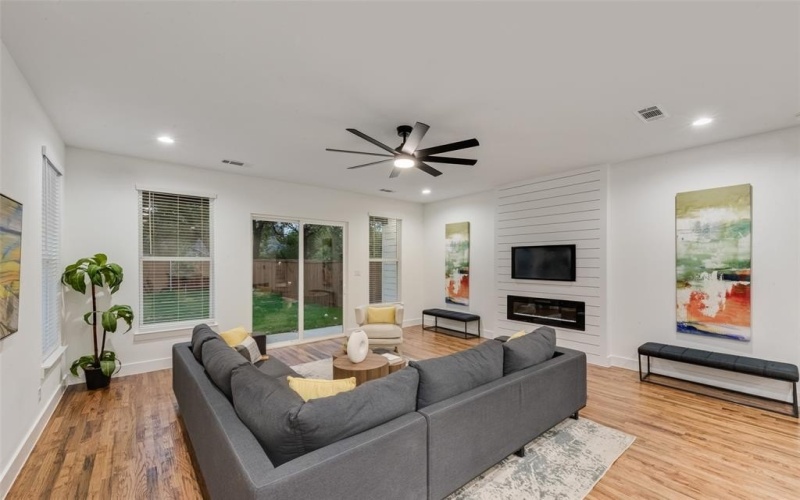 217 W Yarmouth Street, Dallas, TX 75208, 3 Habitaciones Habitaciones , ,2 BañosBaños,Residential,En Venta,217 W Yarmouth Street,0,21104185